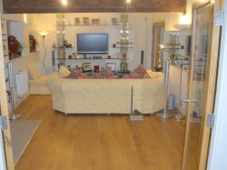 Barn Conversion Within Commuting Distance of Manchester
