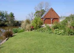 Preston Barn Conversion With Lake