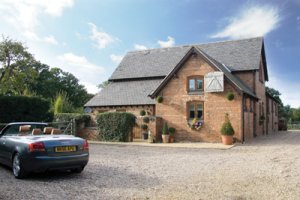 Barn Conversion With Stables In Beausale Warwickshire 