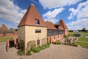 Converted Oast House With Swimming Pool And Paddock