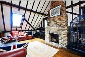 Barn Conversion Within Commuting Distance Of London