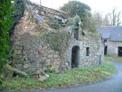 Stone built property plus barns for renovation in Morbihan, Brittany, France