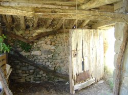 Stone barn for conversion in the village of La Mata, Aragon, Spain