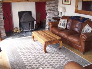 Three bedroom cottage with equestrian facilities near Ludlow, Shropshire