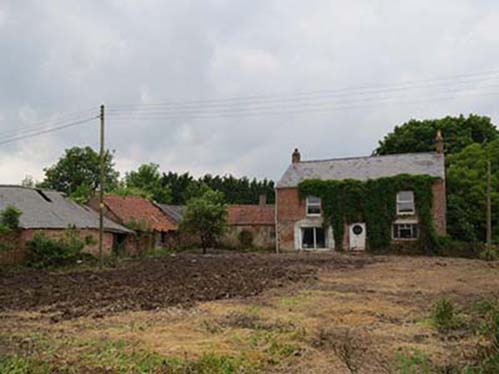 Farmhouse with barns for sale  near Spalding, Lincolnshire