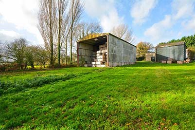 Unconverted barns in Chilham