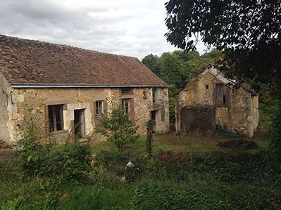 Farmhouse for renovation near Tours, France