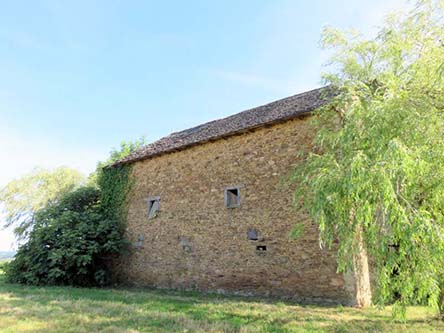 Unconverted barn and attached house in the Midi Pyrénées, France