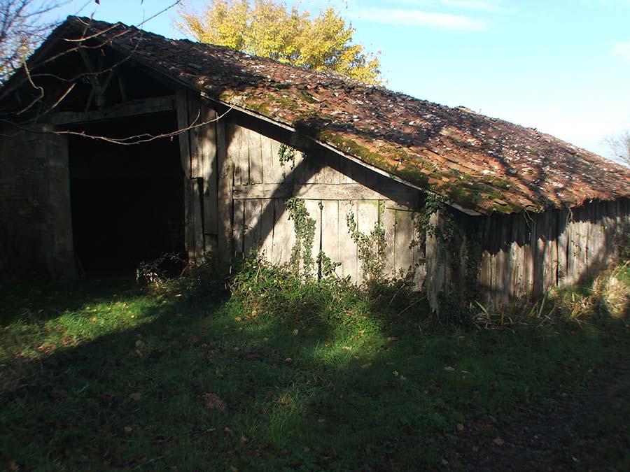 Stone and timber barn for conversion near Nanteuil-en-Vallée and Ruffec In the Charente department