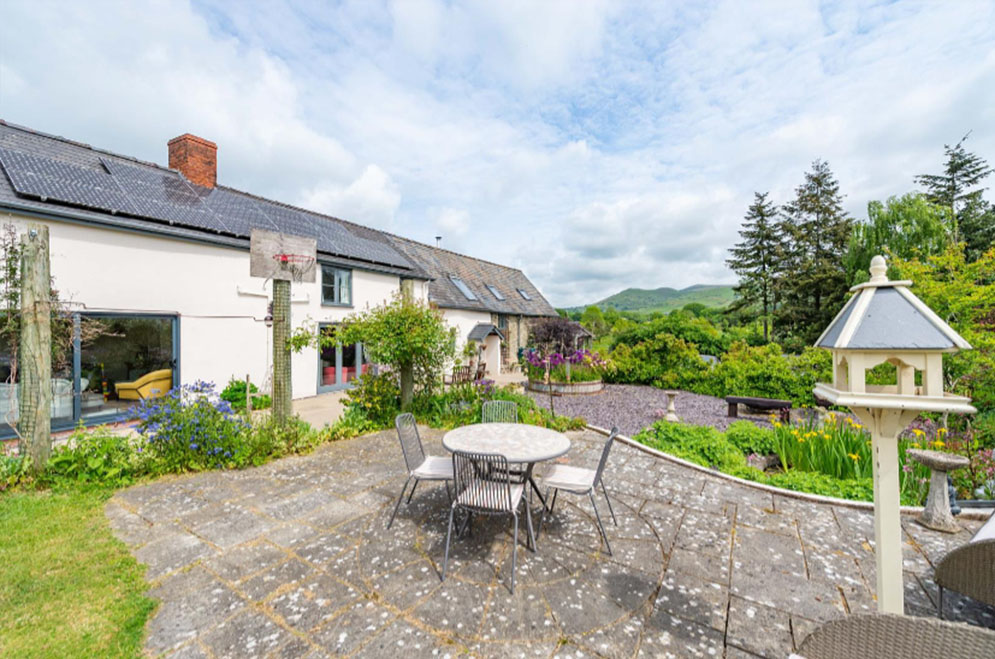 Barn conversion with large gardens  near Welshpool, Powys