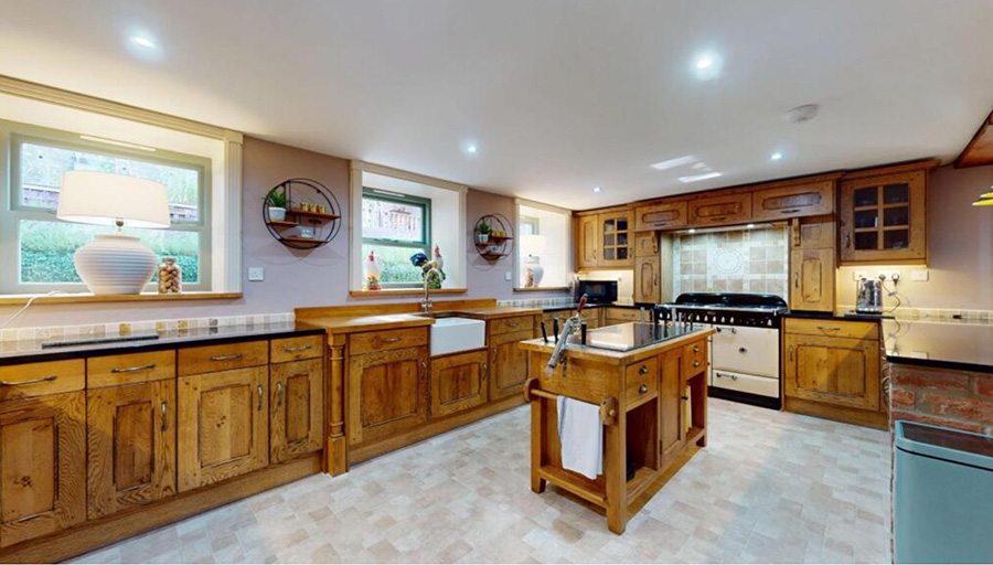 4 bedroom Property for sale