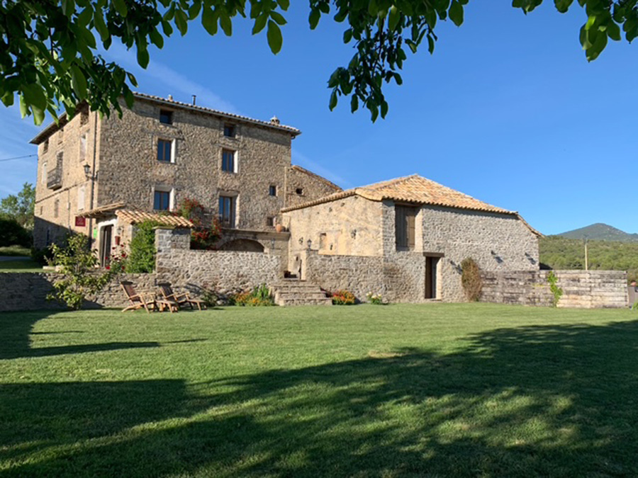 Stone built guesthouse for sale Aragon / Pyrenees, Spain 