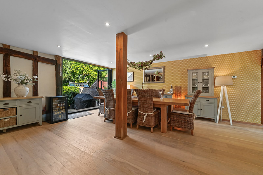 5 bedroom Property for sale