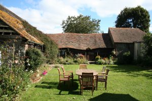 Farmstead with unconverted barn near Hythe, Kent