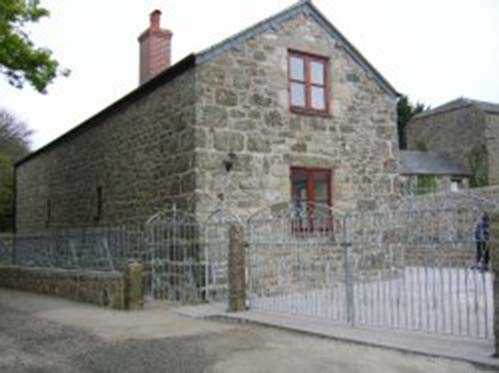 Three bedroom barn conversion with paddock in Carnaquidden, near Penzance, West Cornwall