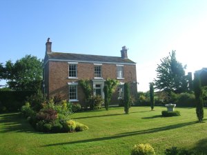 Georgian farmhouse with coachhouse in Ludborough