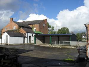 Unconverted barns for sale, Tushingham